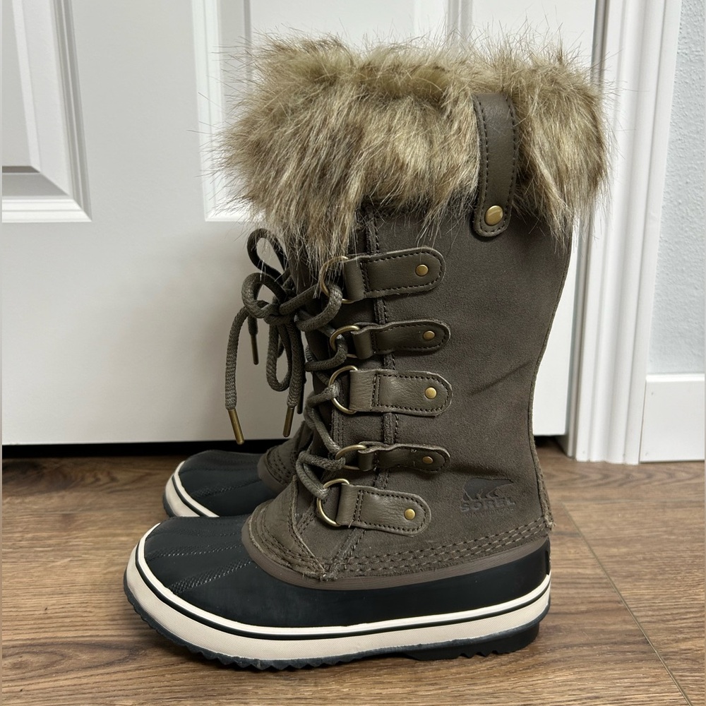 Sorel Joan of Arc waterproof insulated tall boots - size 6